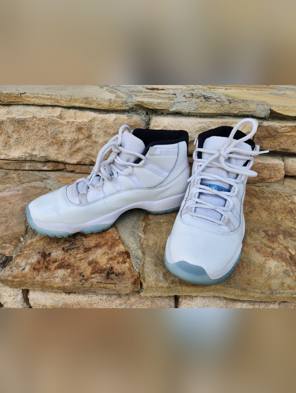 Men's White High-Top Jordans Size 10 1/2